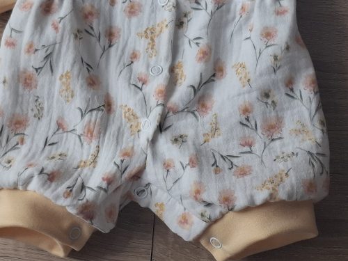 BébiNett - Hattem baba body és napozó hosszú ujjúsárga virágos