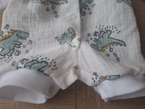 BébiNett - Haarle baba napozó dínós ujjatlan