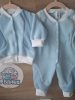 BébiNett - Asse 2 részes baba együttes, HÁLÓZSÁK HELYETTESÍTŐ polár mellényes nadrágos világoskék