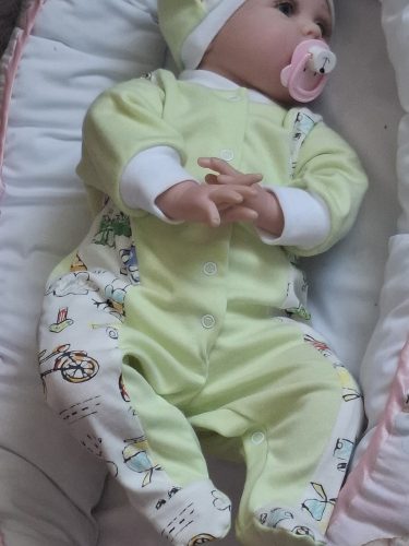 BébiNett - Freren baba rugdalózó sapkával banánzöld