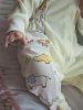 BébiNett - Grolloo baba rugdalózó sapkával vékony, világos sárga