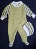BébiNett - Lede baba rugdalózó sapkával raglán ujjú borsózöld