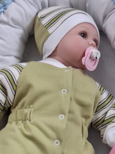 BébiNett - Lede baba rugdalózó sapkával raglán ujjú borsózöld